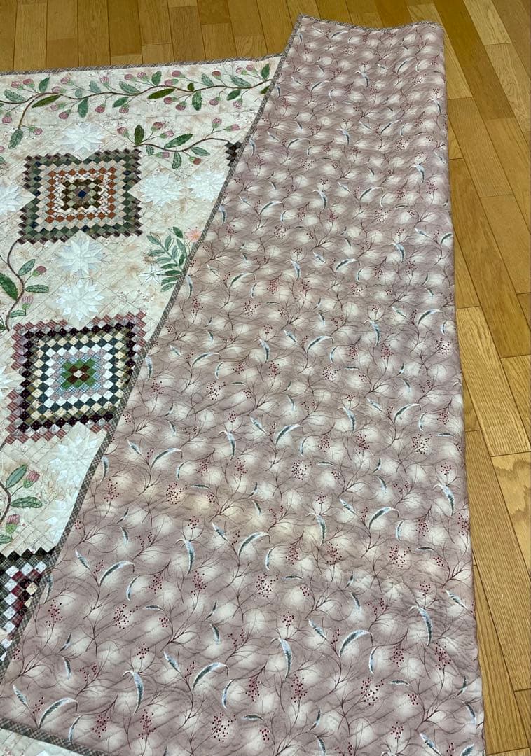 パッチワークキルト　タペストリー