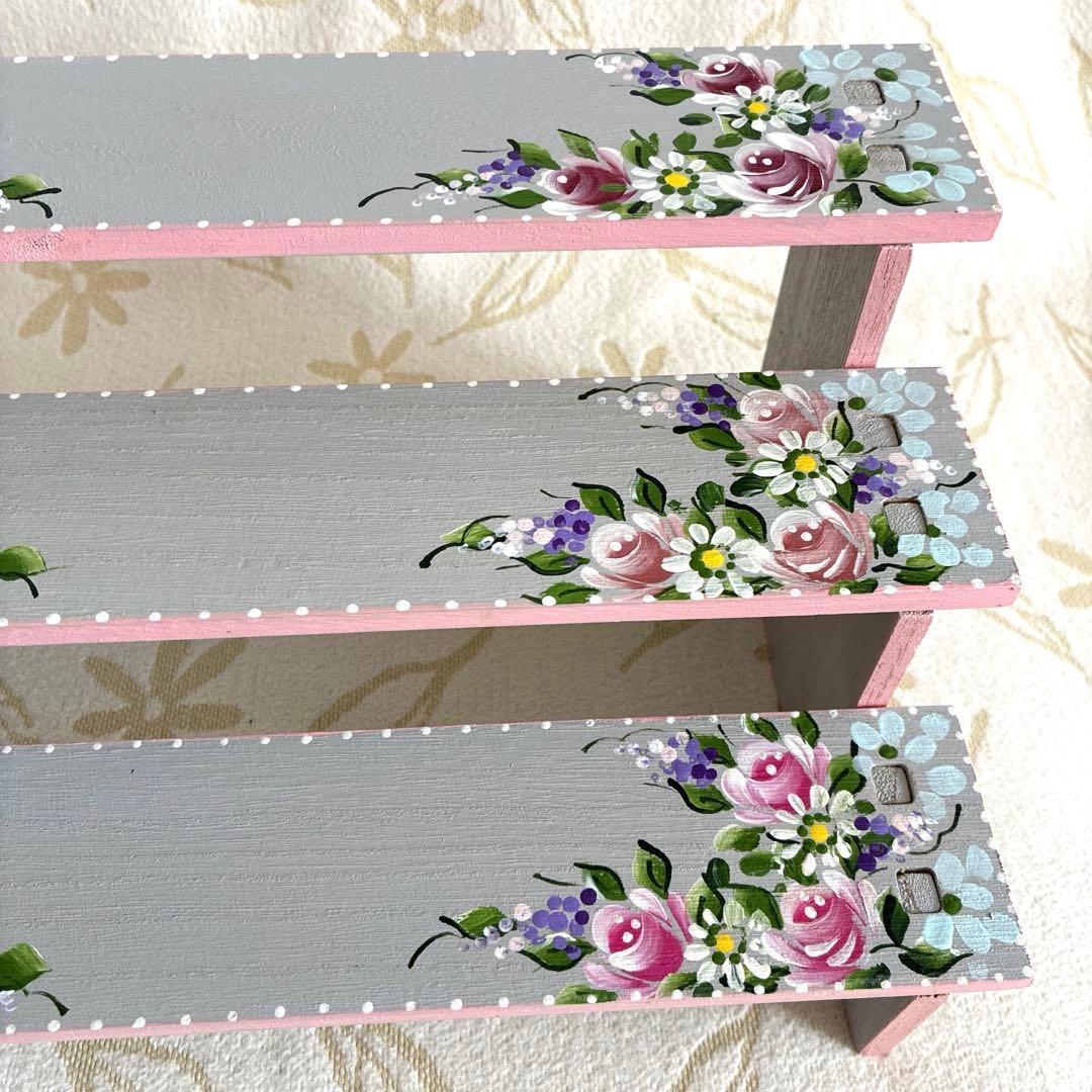 トールペイント 木製3段傾斜シェルフ、キャニスターラック、ディスプレイスタンド