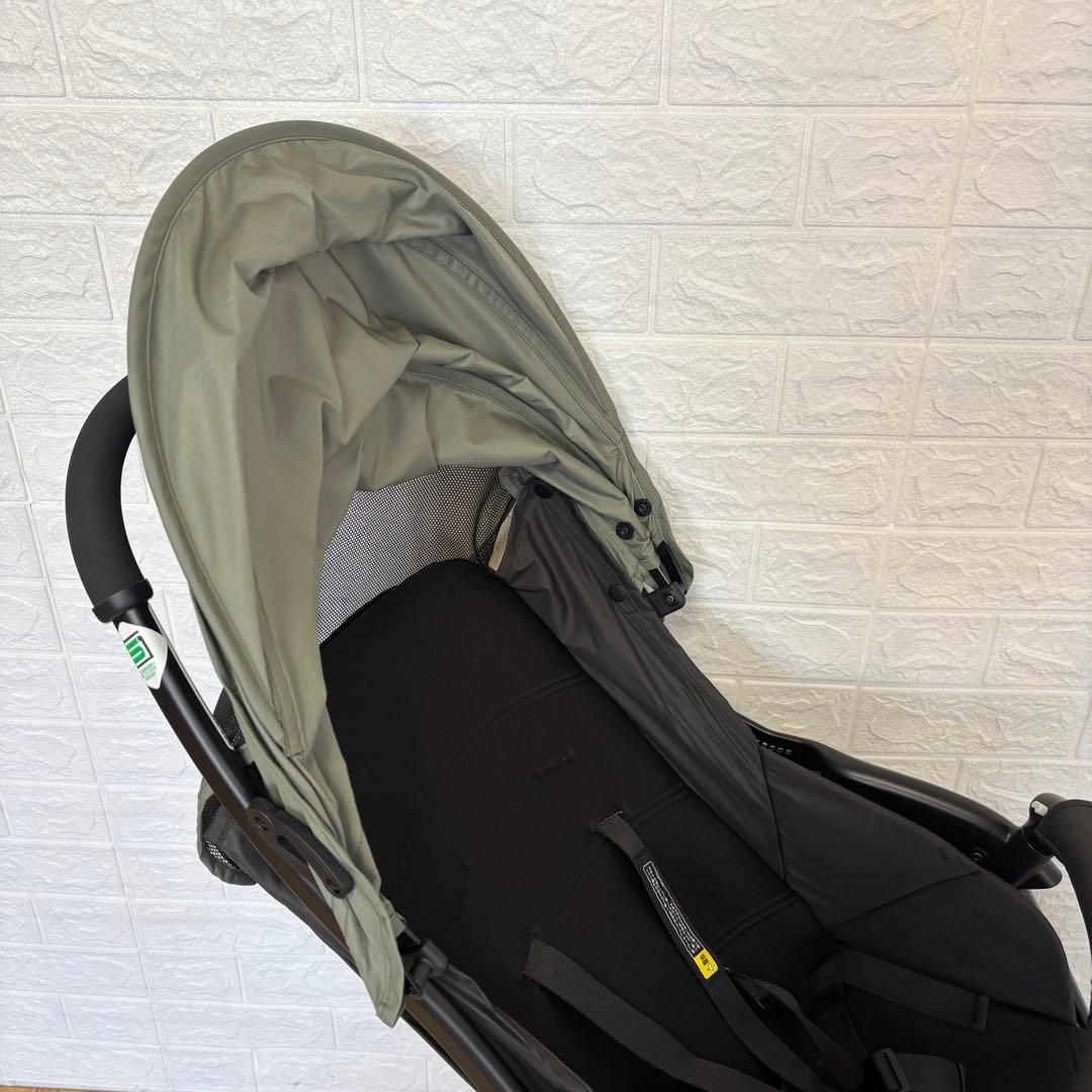 美品　アップリカ　マジカルエアーAG 軽量B型　折りたたみ式　人気カラー