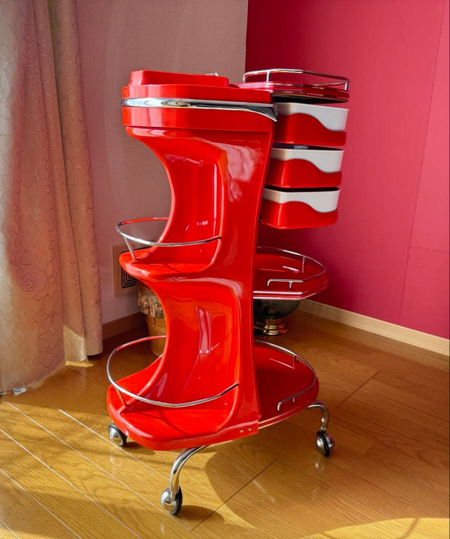 【即購入OK】キャスター付きのレトロポップなワゴン