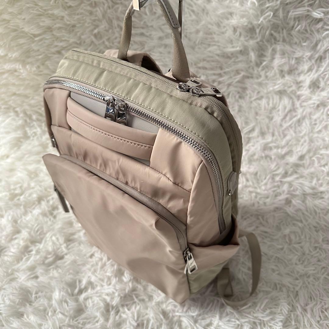 【美品】W&.Day/Night　ポルク　スクエアリュック A4サイズ　ベージュ