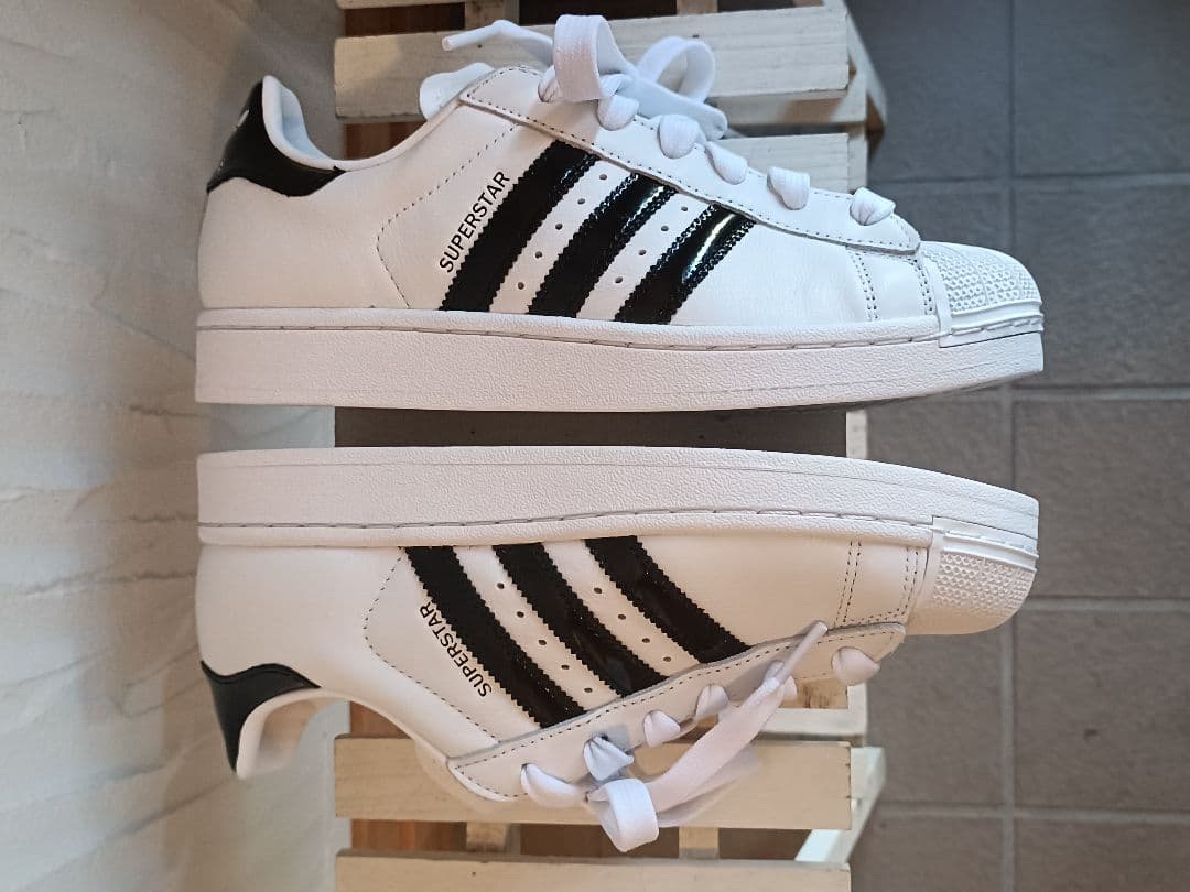 新品　adidas SUPERSTAR 24.0 アディダス　スーパースター