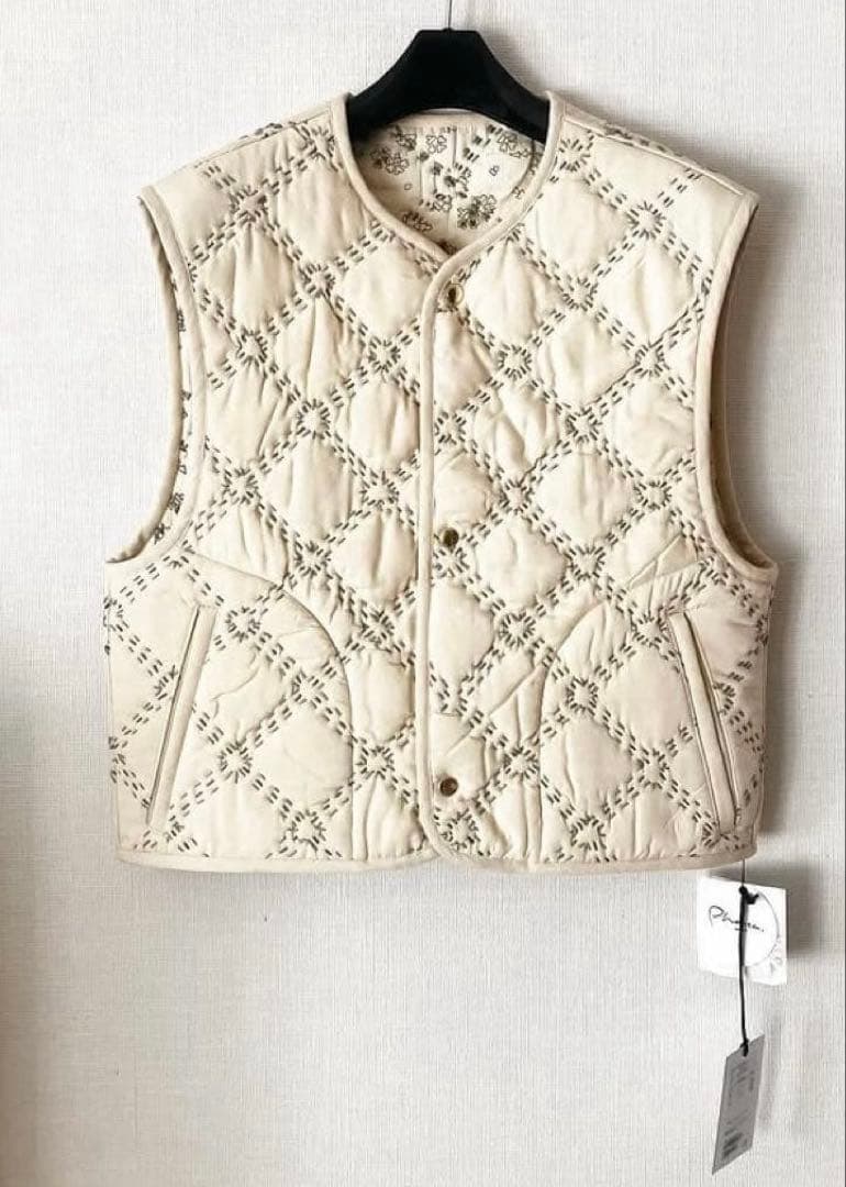 【新品タグ付き】2025AW Pheeta Paula ベスト