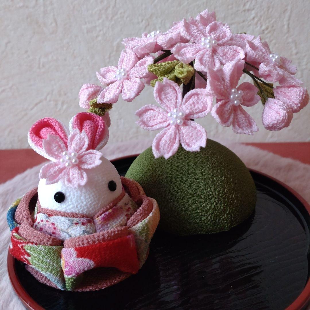 桜飾り　つまみ細工　お花見うさぎ2025　季節飾り　桜うさぎ置き物　春　桜