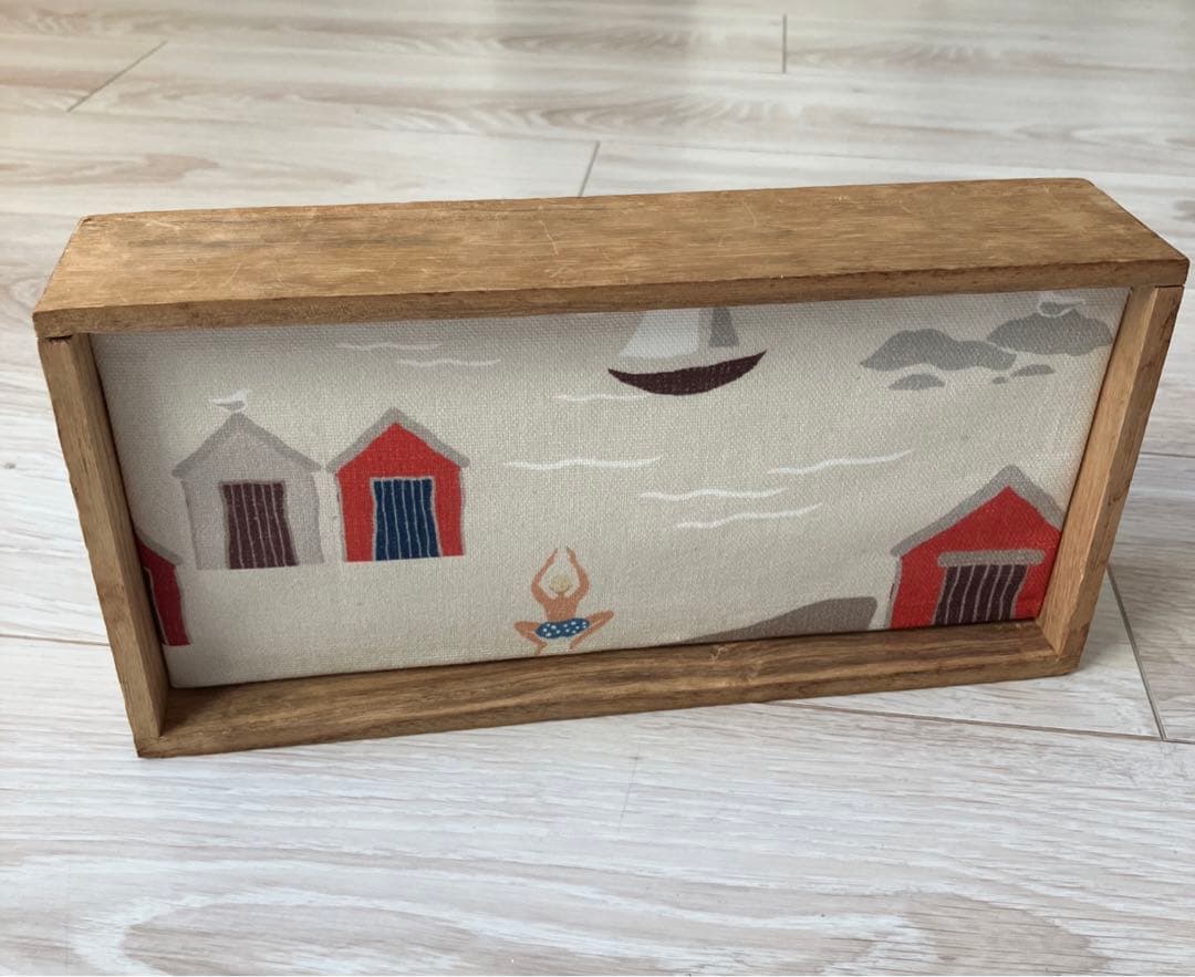 【匿名配送】スウェーデン生地♪　インテリア雑貨　北欧布地　古い木箱　額　海の風景