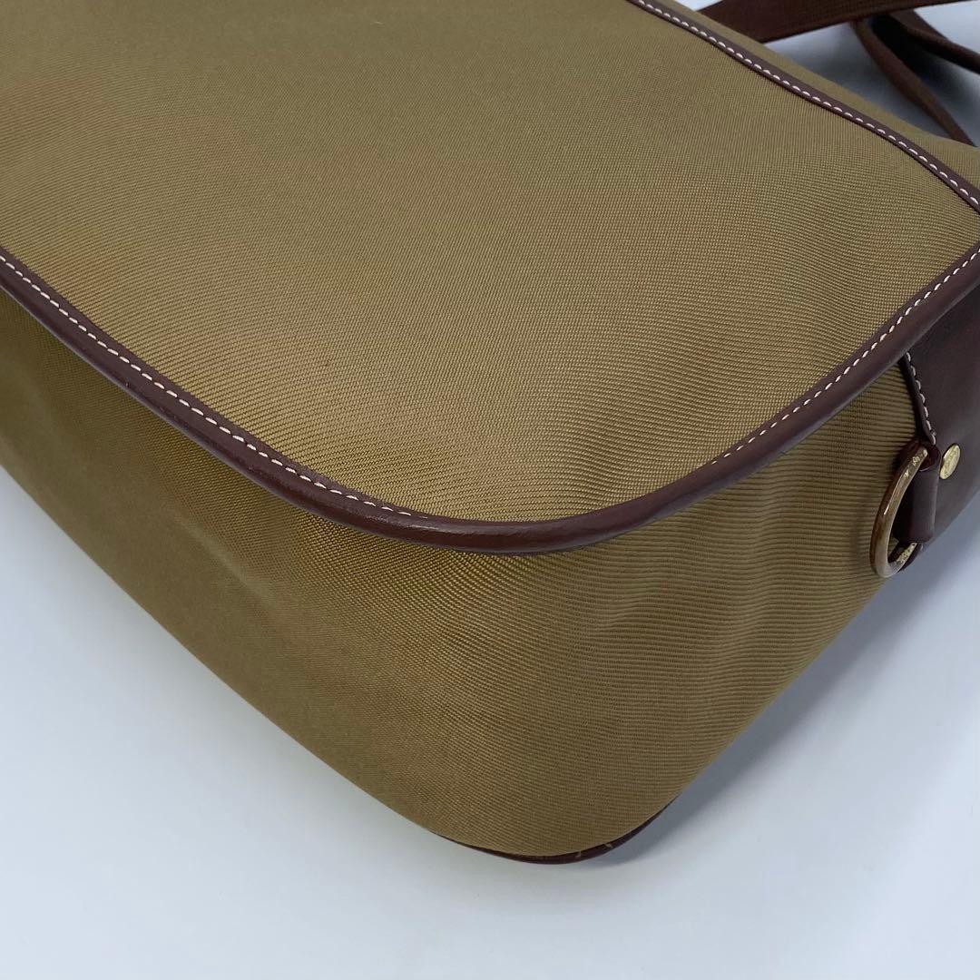 ハンティングワールド サファリトゥデイ メッセンジャーバッグ