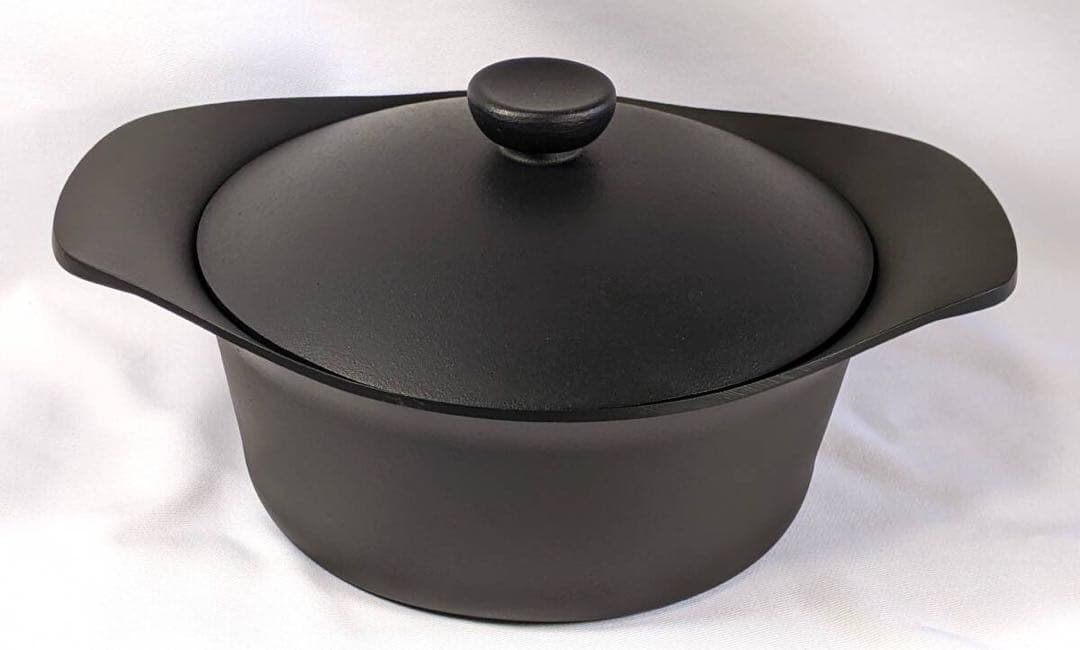 柳 宗理 南部鉄器シリーズ 鉄鍋深型 22cm (鉄蓋・レシピ集付き）