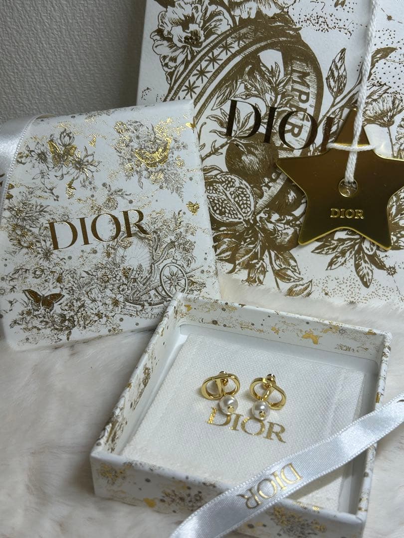 Dior Petit CD ピアス メタル & レジンパール ゴールド