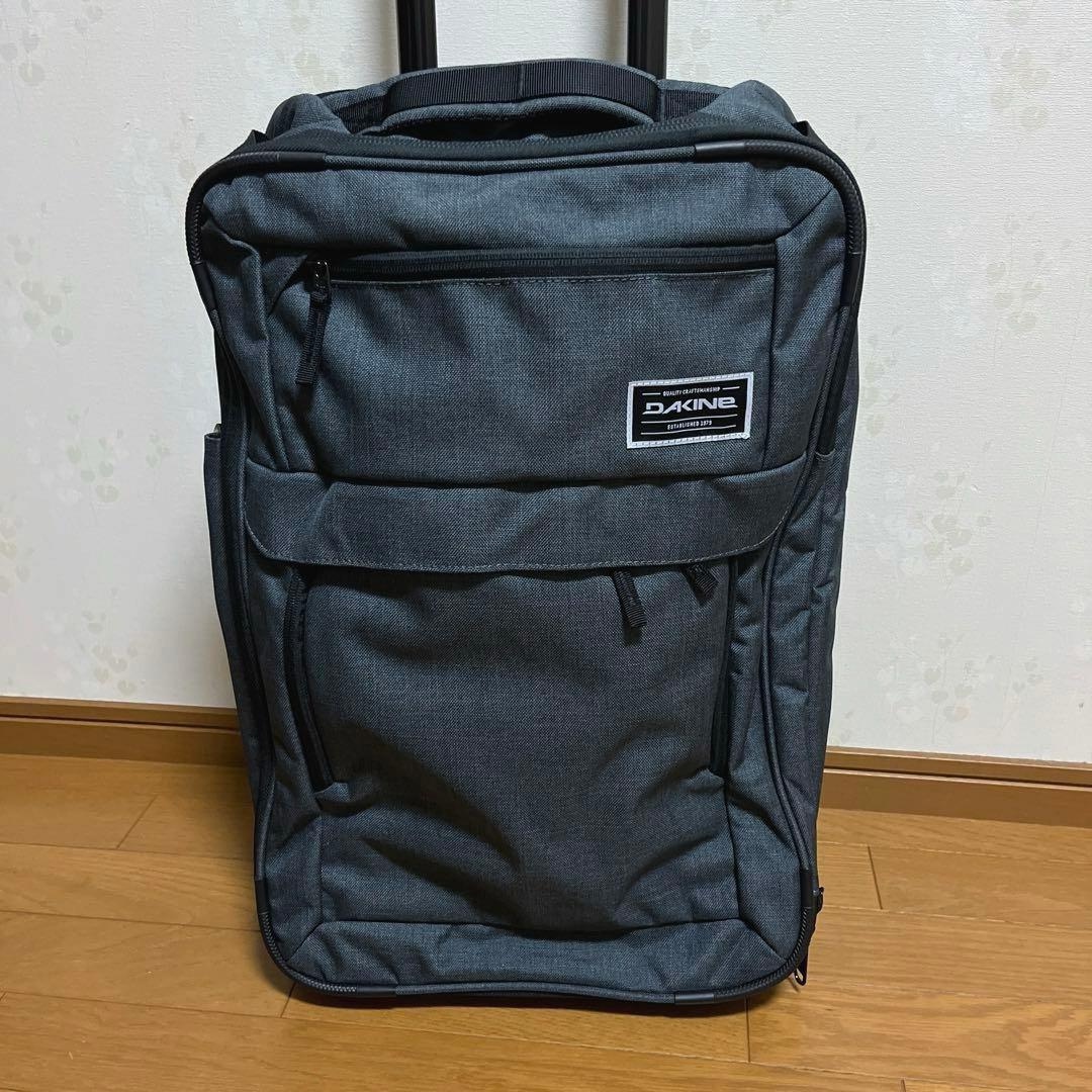 キャリーバッグ　DAKINE 未使用に近い