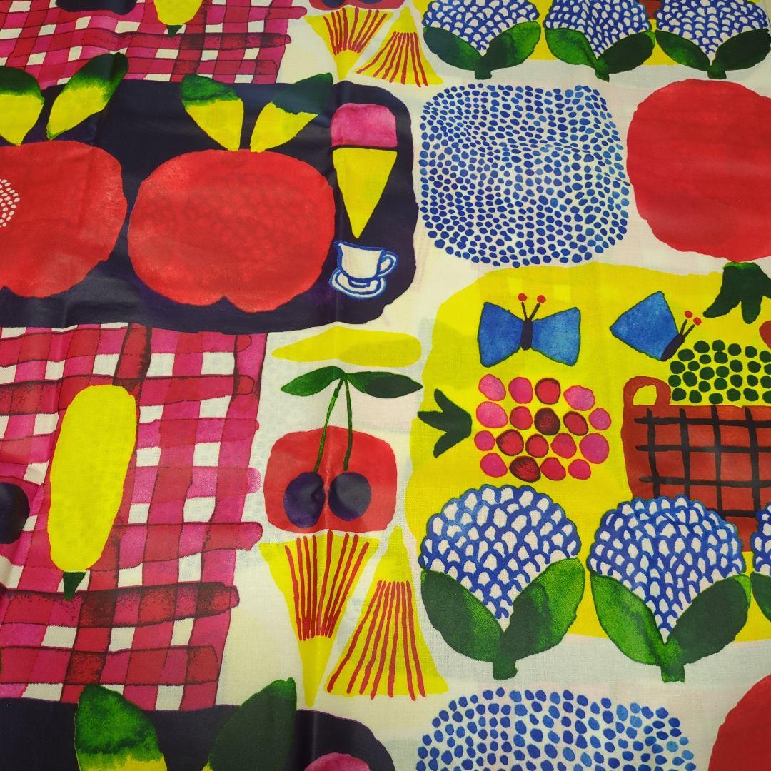 マリメッコ 廃盤pvc生地　テーブルクロス　ケサトリkesatori