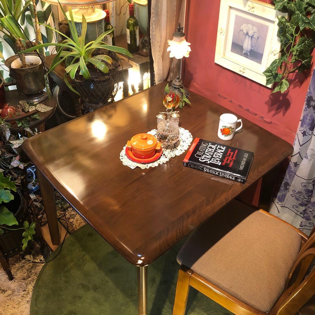 美品　ダークアルダー　ソリッド　テーパードレッグ　ダイニングテーブル