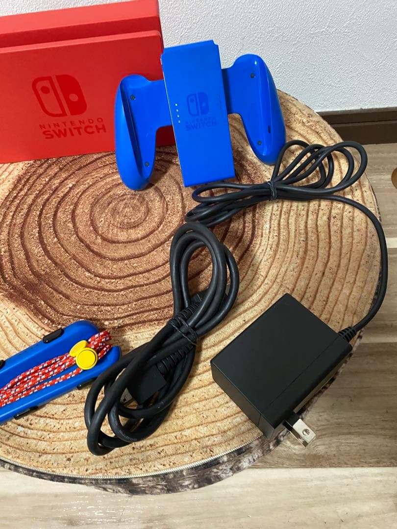 Nintendo Switch ニンテンドースイッチ本体　ネオンレッド　箱無し