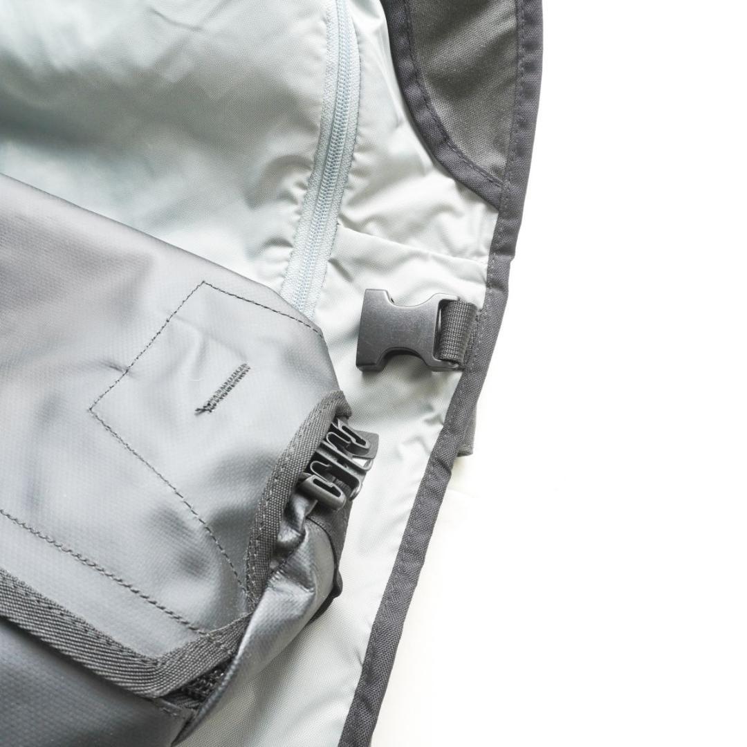 Henty ガーメントバッグ ナイロン カーキグレー@JH27