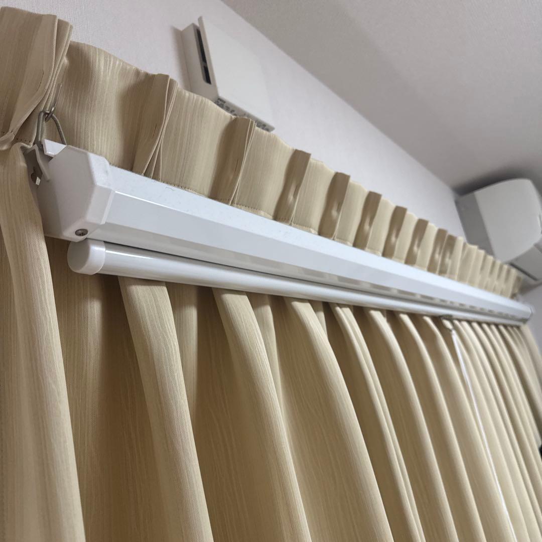 プロジェクタースクリーン ホワイト 天井取り付け