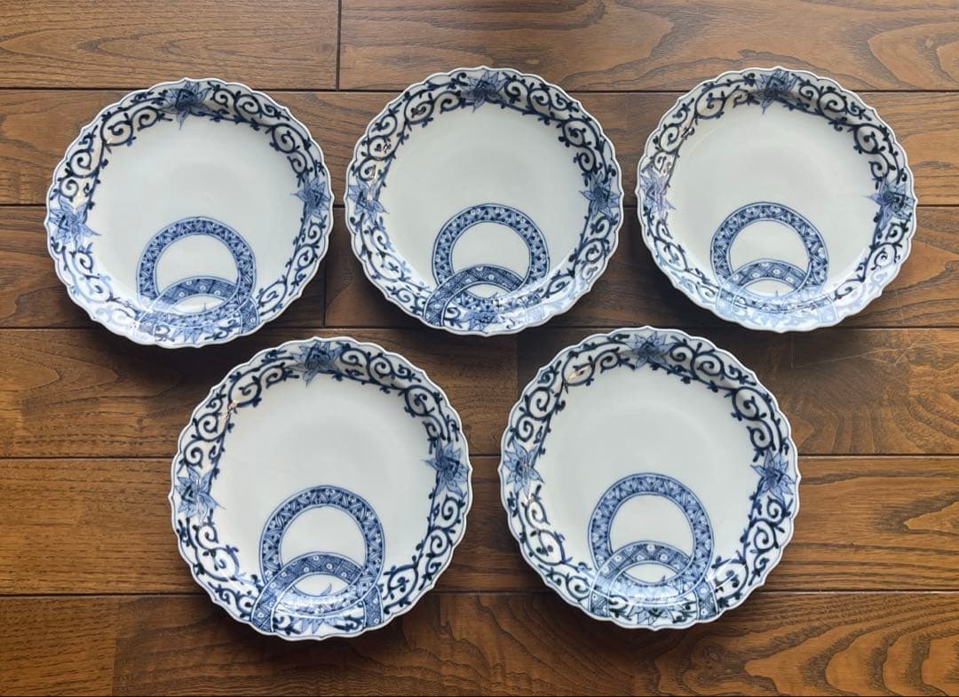 【宮内庁御用窯】5.5号皿揃 双輪文牡丹唐草 /山本長左 （木箱入り）5枚揃い