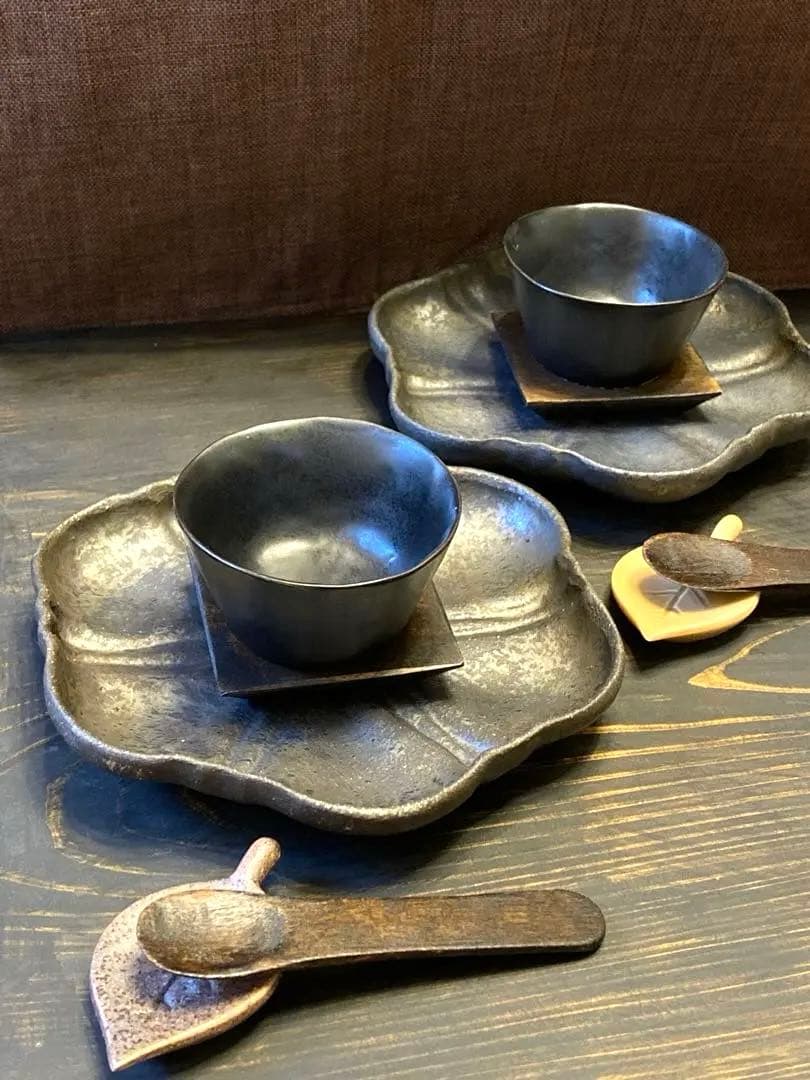 【本日限定特価】安福由美子　黒錆　足付六花弁皿 2枚　レア　作家もの　プレート