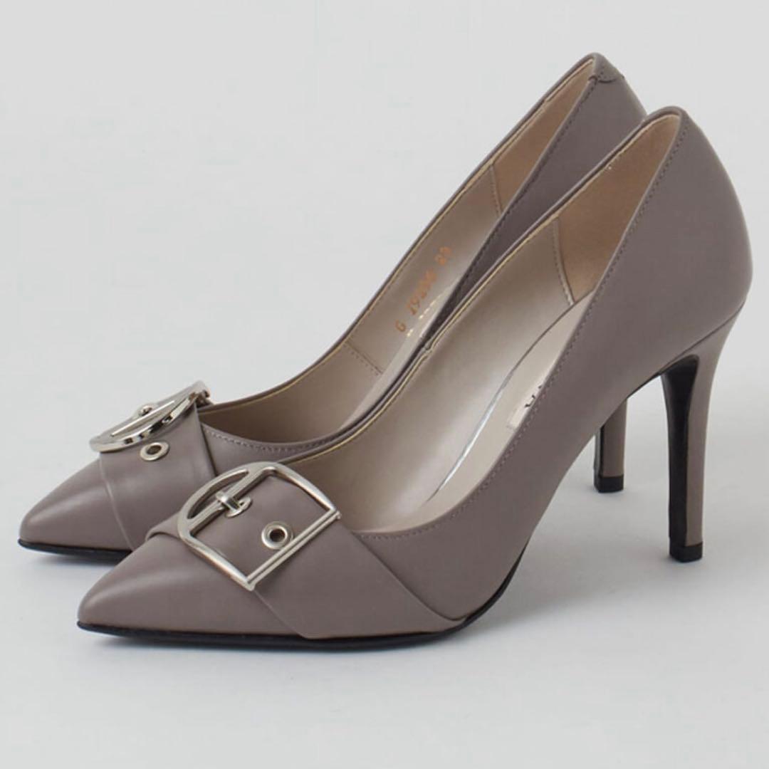 ぷー DIANA Dバックルパンプス 23cm