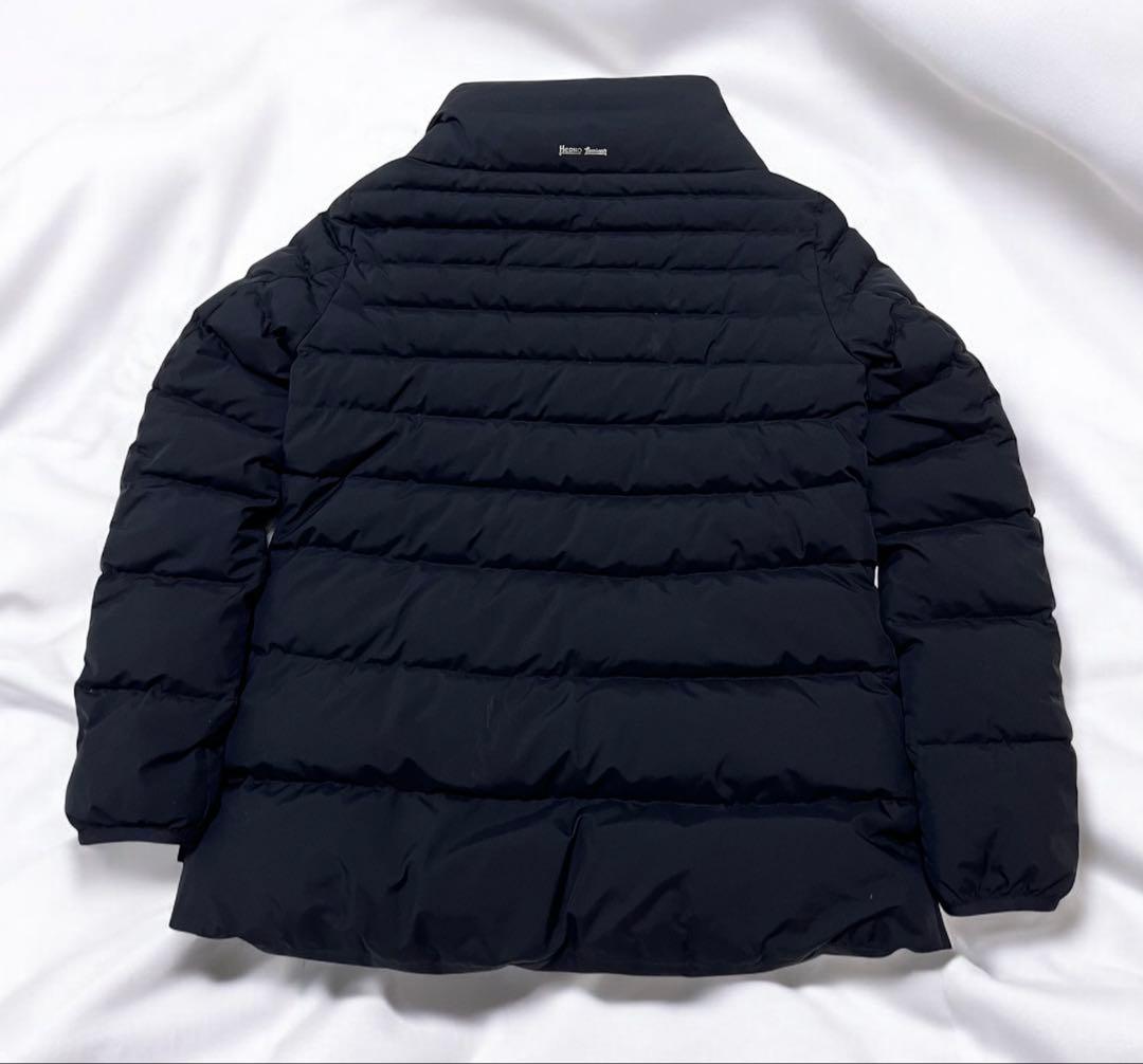 【極美品】 ヘルノ ラミナー ウィンドストッパー ダウンジャケット 42 黒