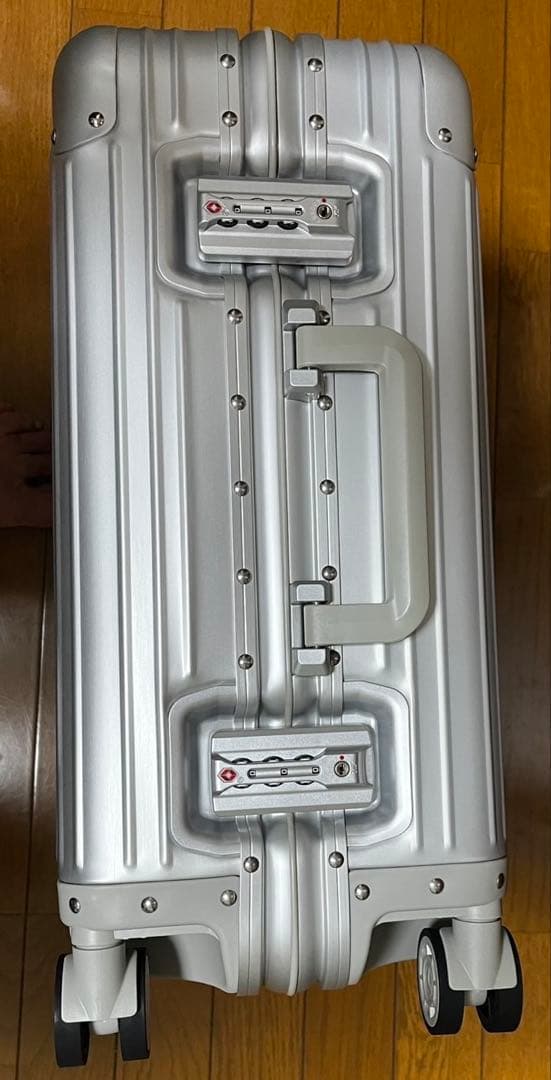 メルセデスベンツ正規ディーラー成約記念品アルミスーツケース