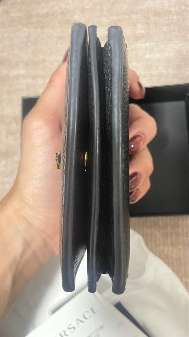 【鯖缶様】VERSACE ブラックレザー 二つ折り財布