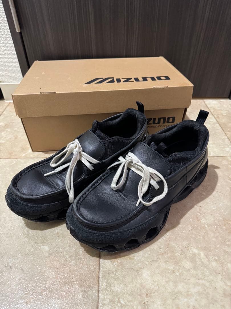 専用MizunoのWave Prophecy Moc 27.5 美品 交換紐付き