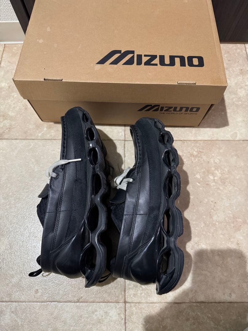 専用MizunoのWave Prophecy Moc 27.5 美品 交換紐付き