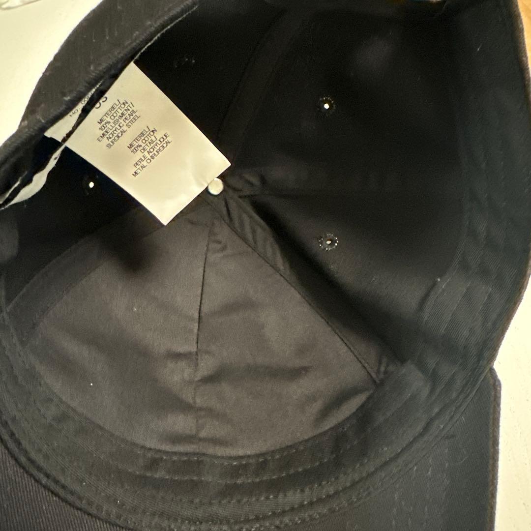 KIMHEKIM ブラックキャップ パールチャーム付き