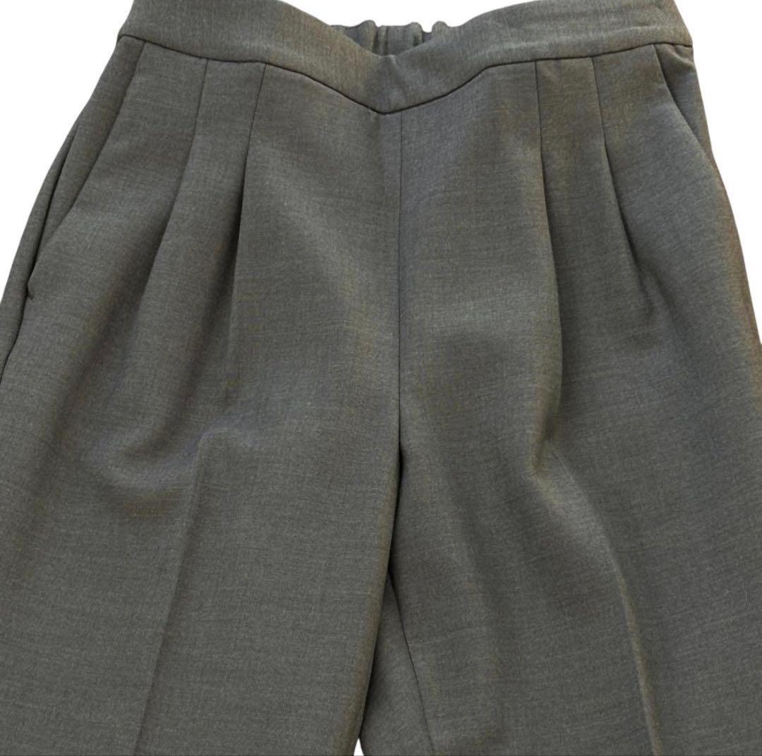 極美品　グリーンレーベル ノーカラー パンツスーツ38 グレー　洗える