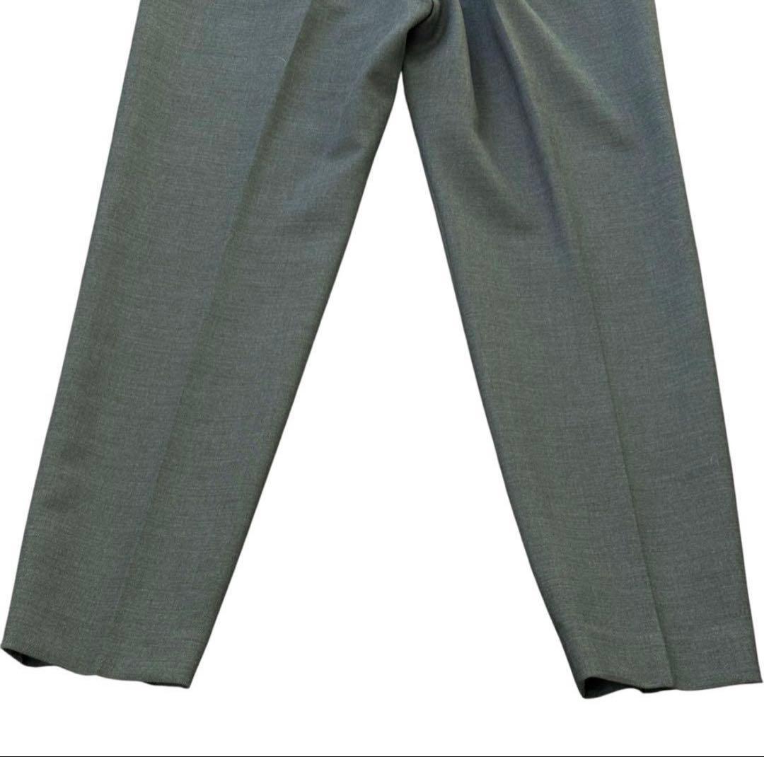 極美品　グリーンレーベル ノーカラー パンツスーツ38 グレー　洗える