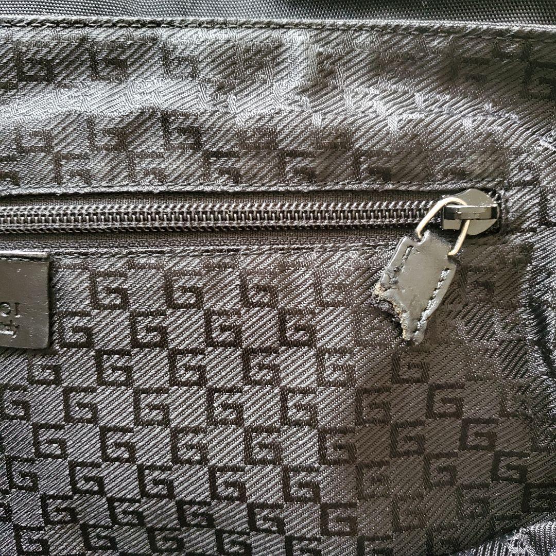 GUCCI　グッチ　ショルダーバッグ　斜め掛け　ナイロン