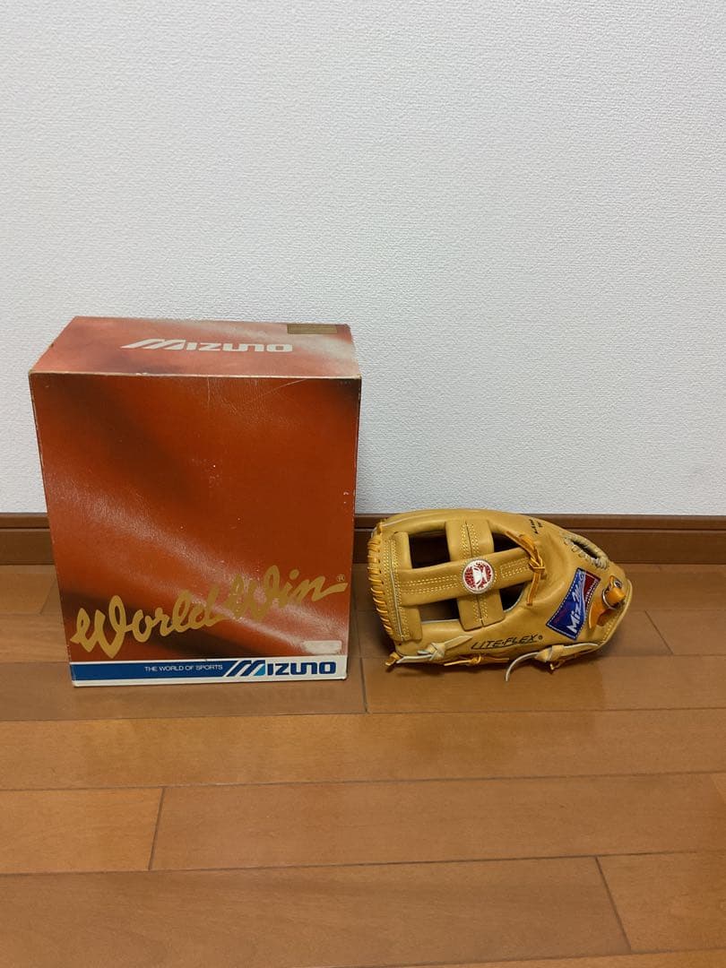 ミズノ　ワールドウィン　赤カップ　野球　グローブ　箱なし