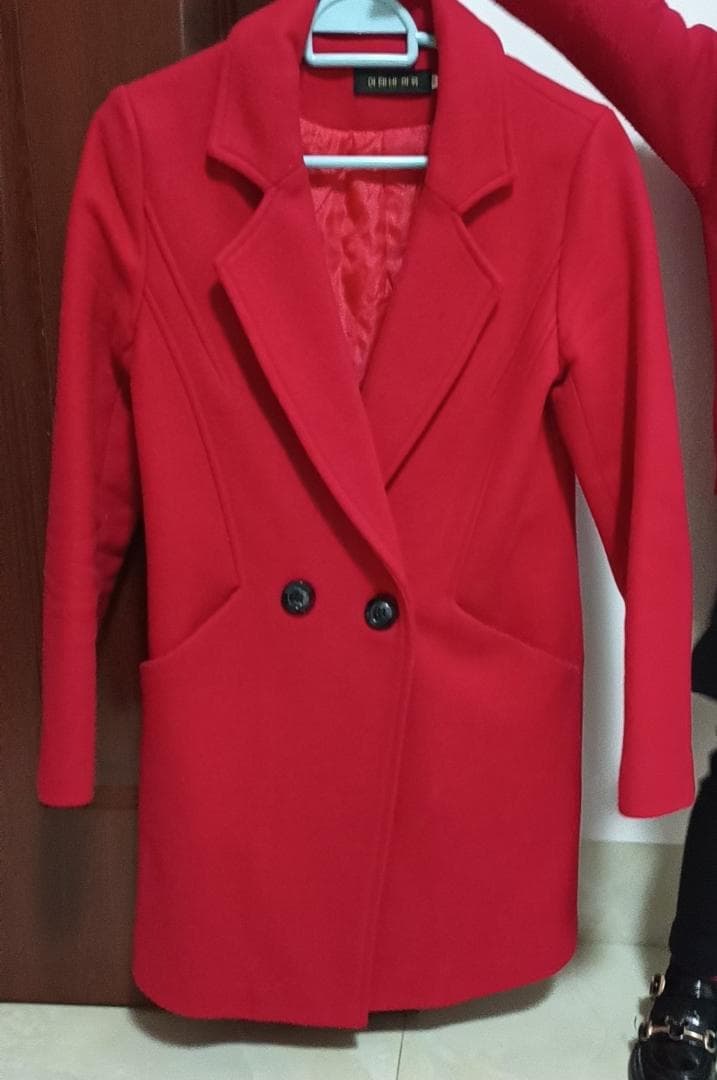 プチバトー 赤いダブルブレストコート
