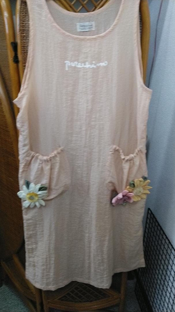 POTECHINO花モチーフ付きピンクエプロン