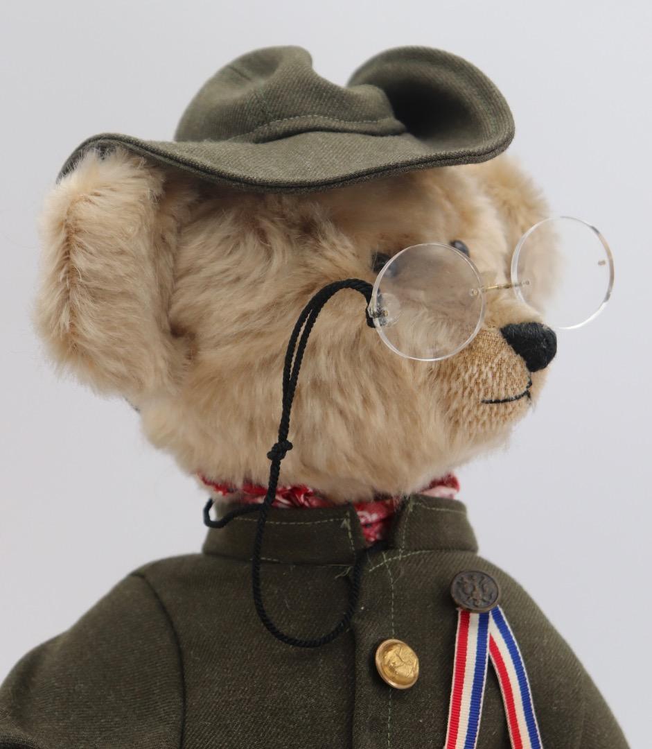 アーティスト・ベア THEODORE 軍服 眼鏡付き 大きなベア37cm