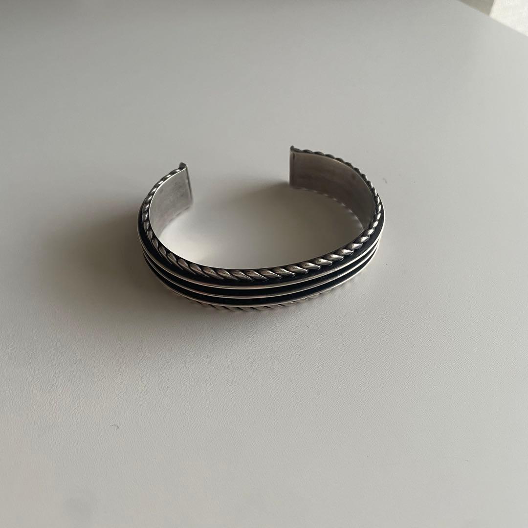 TOM HAWK (トムホーク) バングル　ナハボ族　インディアンジュエリー