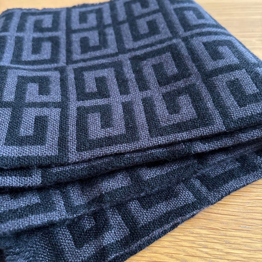 Givenchy ブラック マフラー　激安