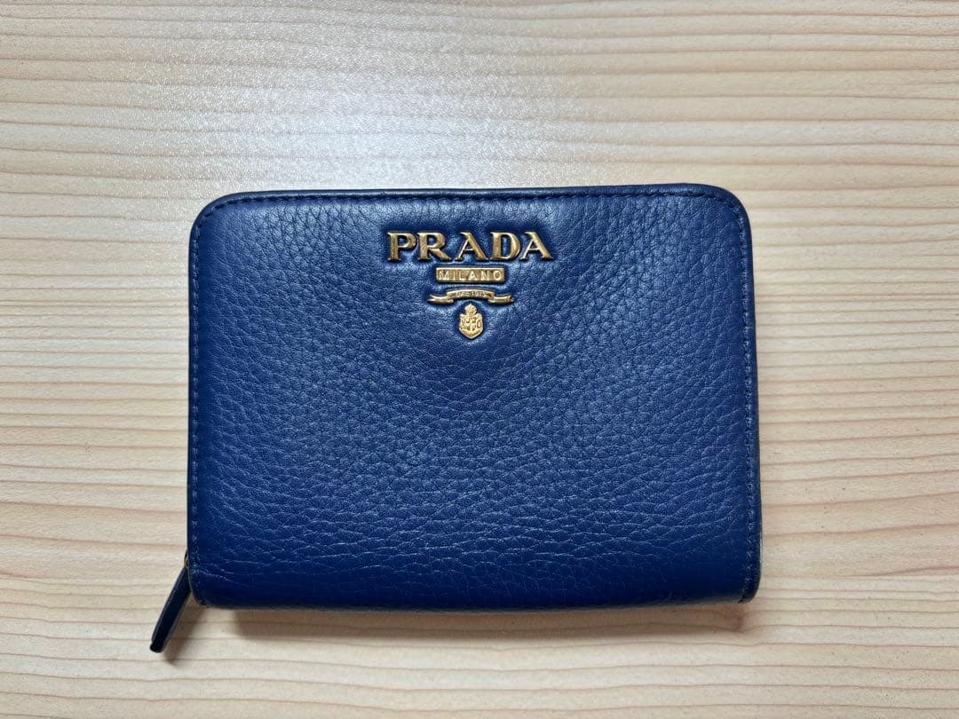 PRADA ネイビー 二つ折り財布