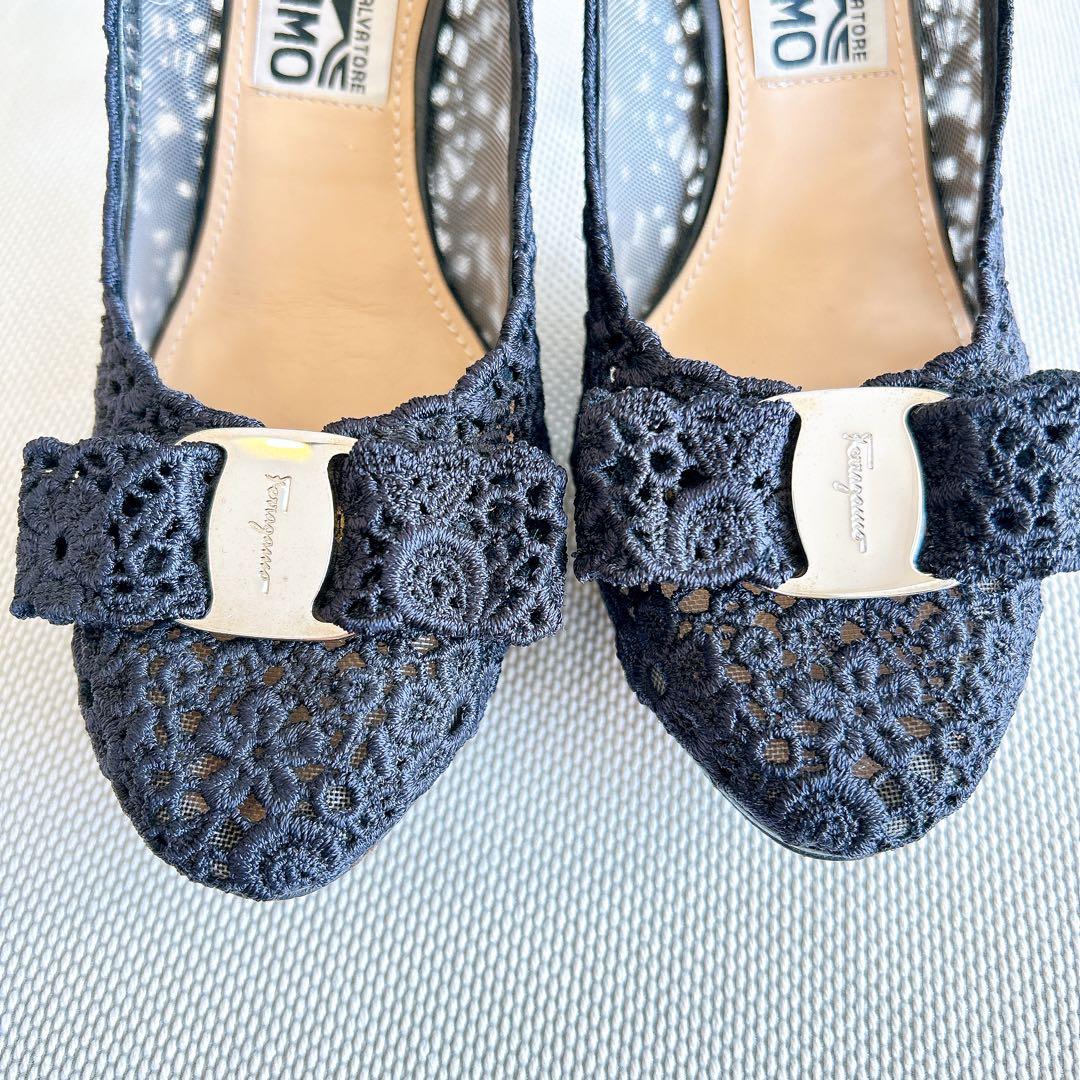 FERRAGAMO ブラック レース ヴァラ リボン　ハイヒール　7