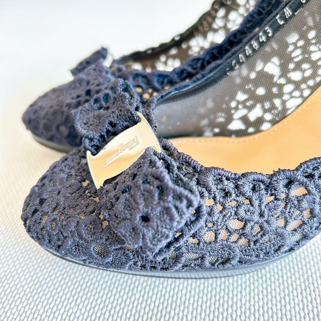 FERRAGAMO ブラック レース ヴァラ リボン　ハイヒール　7