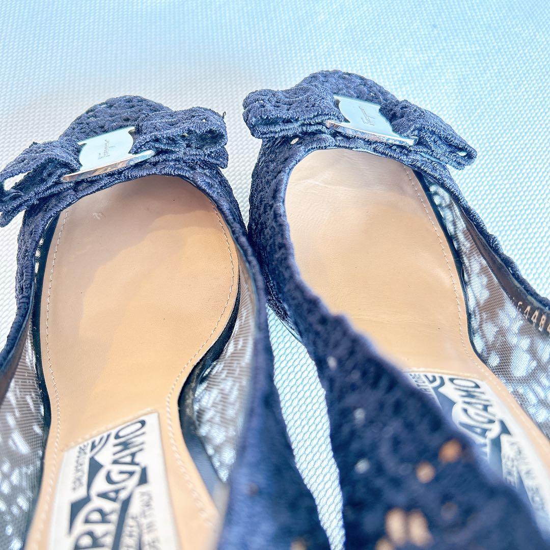 FERRAGAMO ブラック レース ヴァラ リボン　ハイヒール　7