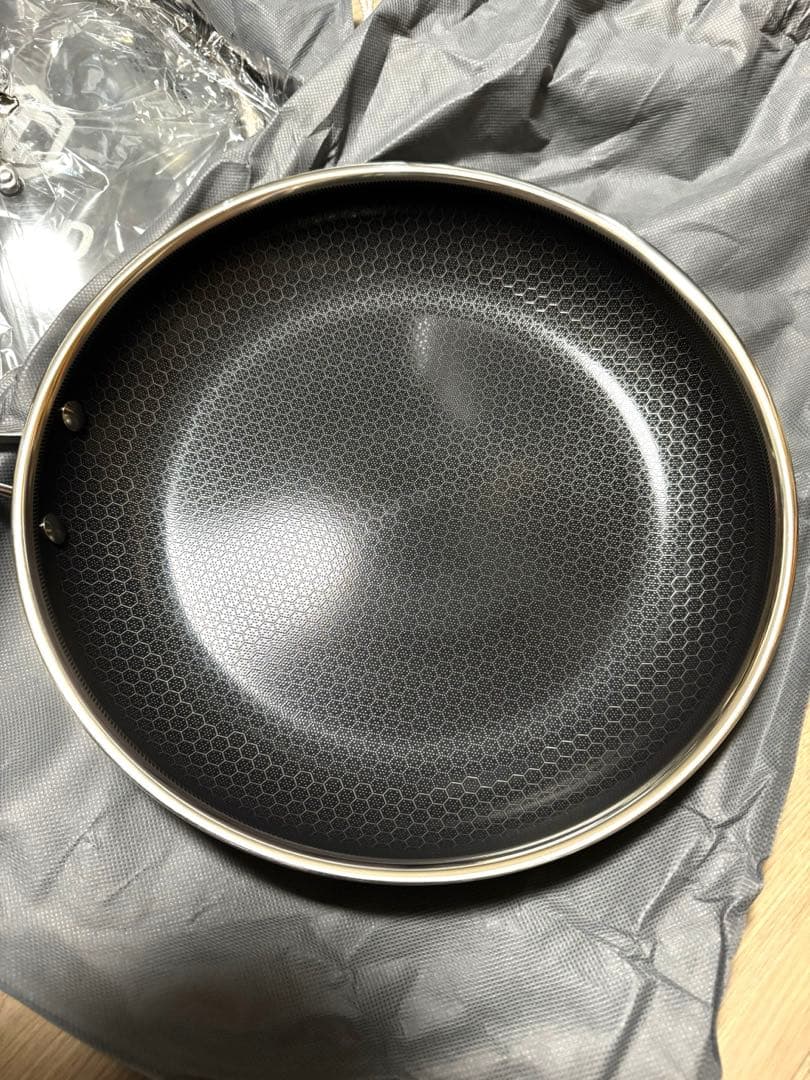 【新品未使用】30cm hexclad ヘックスクラッド フライパン 蓋付き