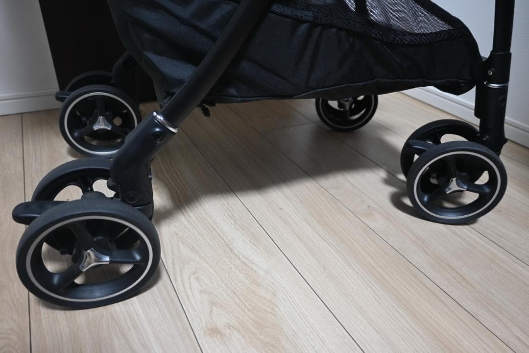 美品 ラクーナビッテクッション グレー 2023年モデル Aprica