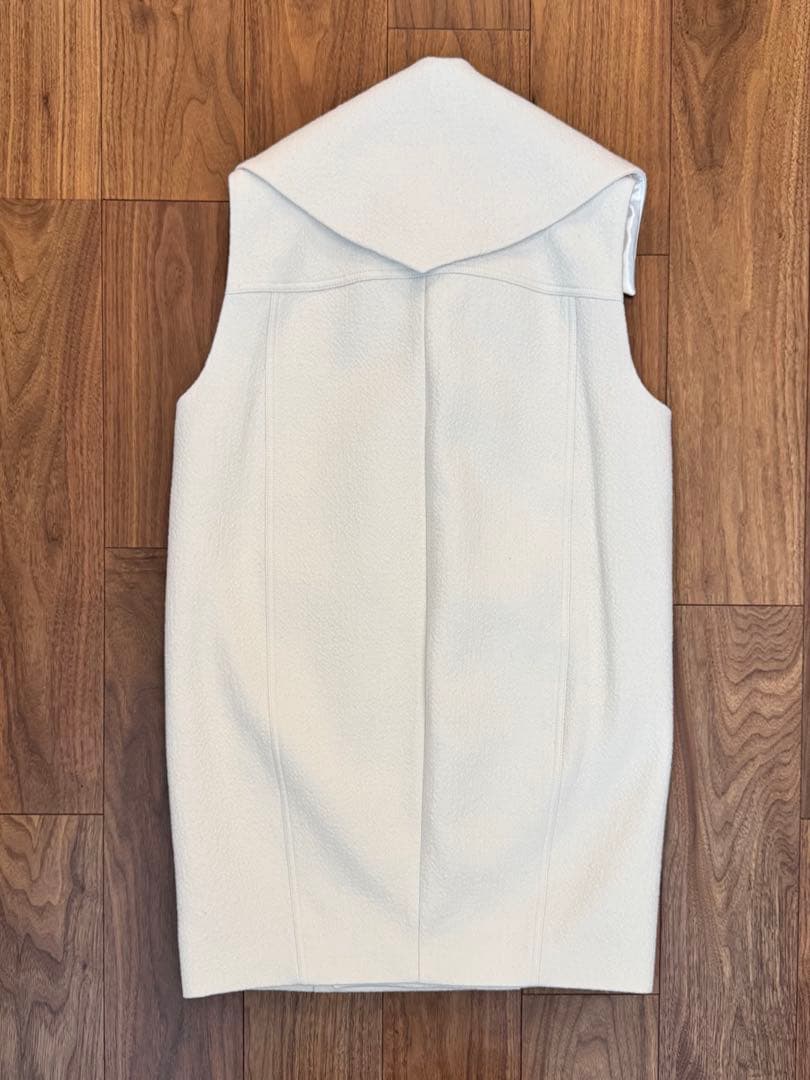 大幅値下げ‼︎shirocon☆yori☆コクーンジレ☆ビッグ襟 ホワイト