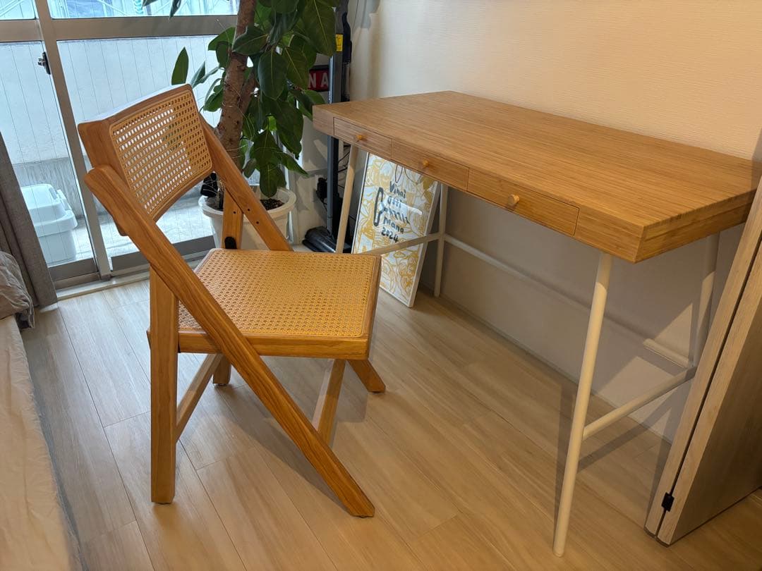 IKEA リルオーセン デスク　ワークデスク＆折りたたみチェア　２点セット