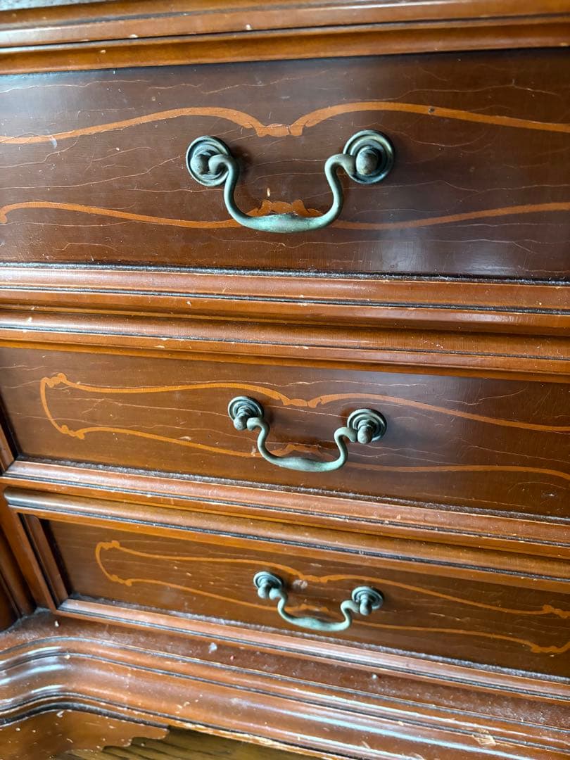 アンティーク　イタリア製　高級輸入家具　木製ガラス扉　食器棚　鍵つき