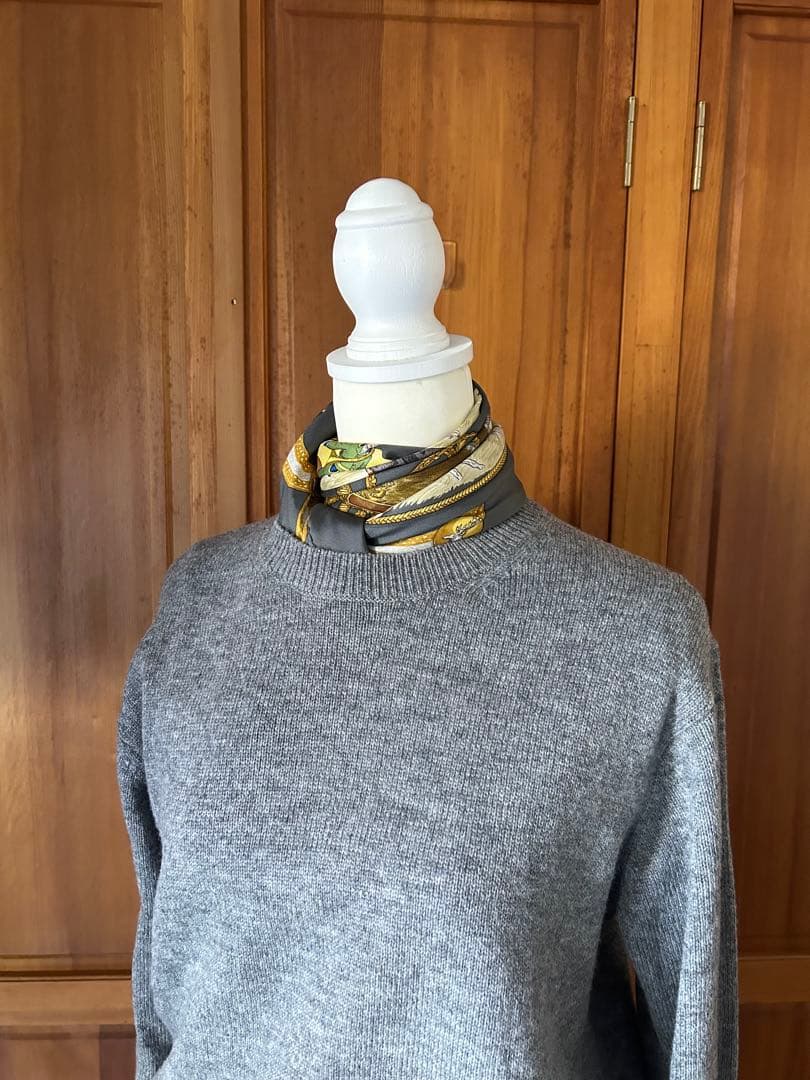 【HERMÈS カレ90 】エルメス スカーフ 犬 狩猟柄 グレー