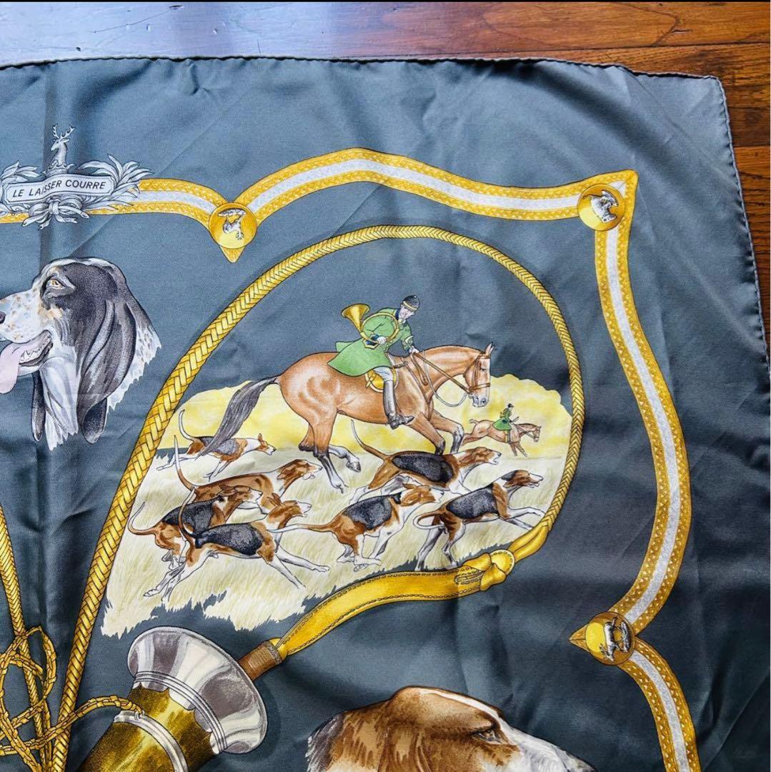 【HERMÈS カレ90 】エルメス スカーフ 犬 狩猟柄 グレー