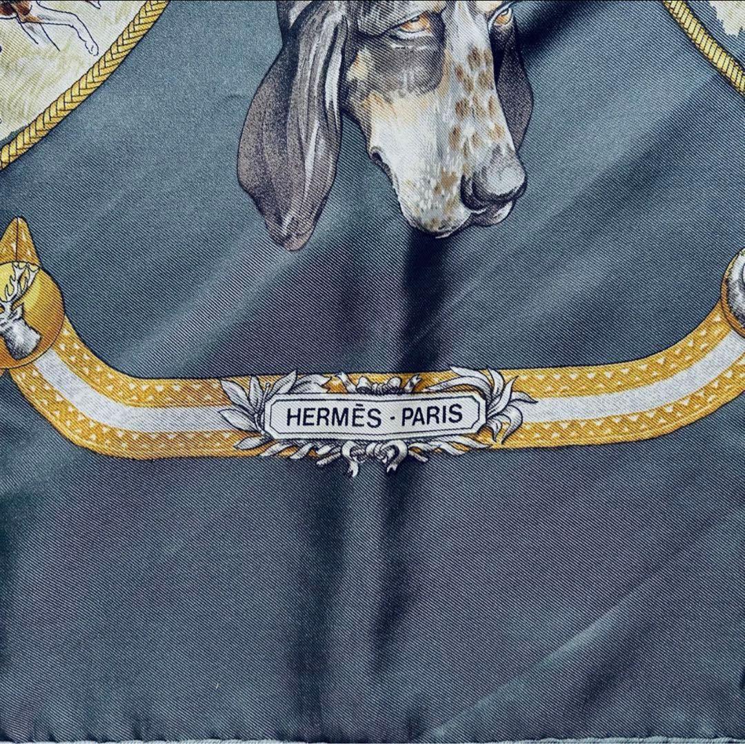 【HERMÈS カレ90 】エルメス スカーフ 犬 狩猟柄 グレー