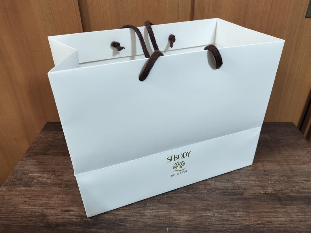 新品未使用 IL-CORPO ミネラルバスストーン&バスパウダー 箱 袋あり