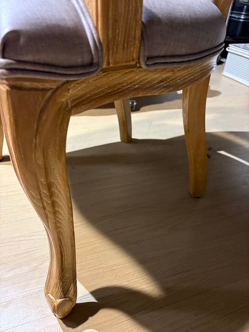 シャビーシックなスタイリングチェア　ダイニング　店舗什器　リビング